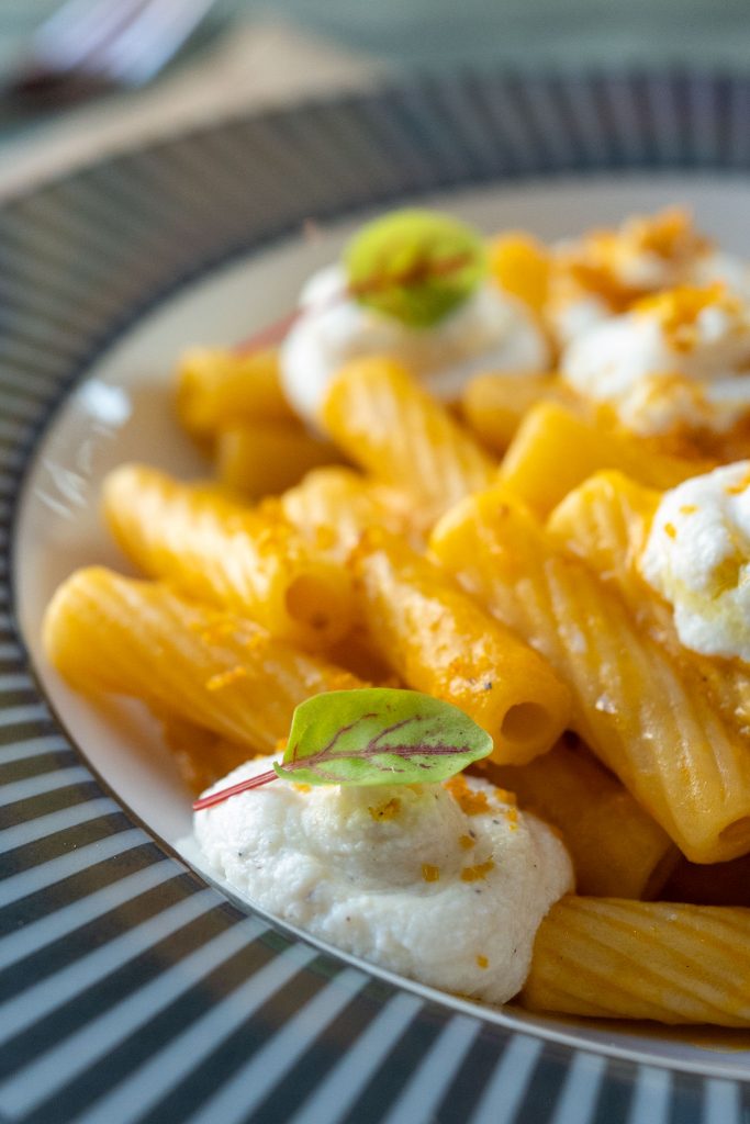 Sedanini, datterino giallo e ricotta al limone